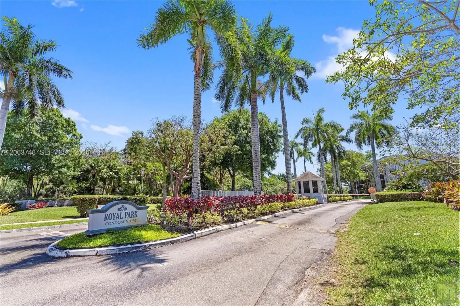 111 Royal Park Dr # 1F, Oakland Park FL 33309