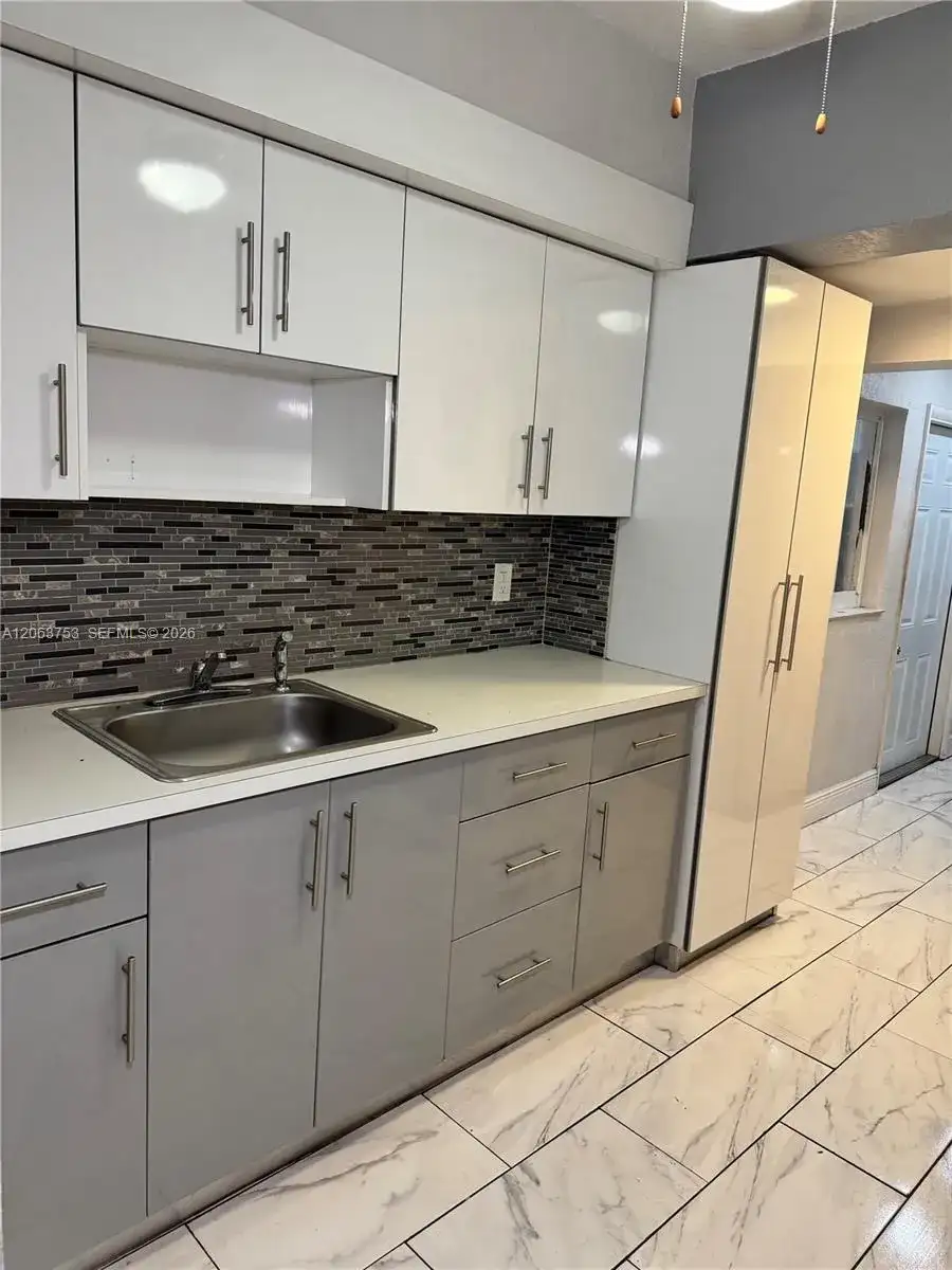 350 NW 58th Ave, Miami FL 33126 photo 2