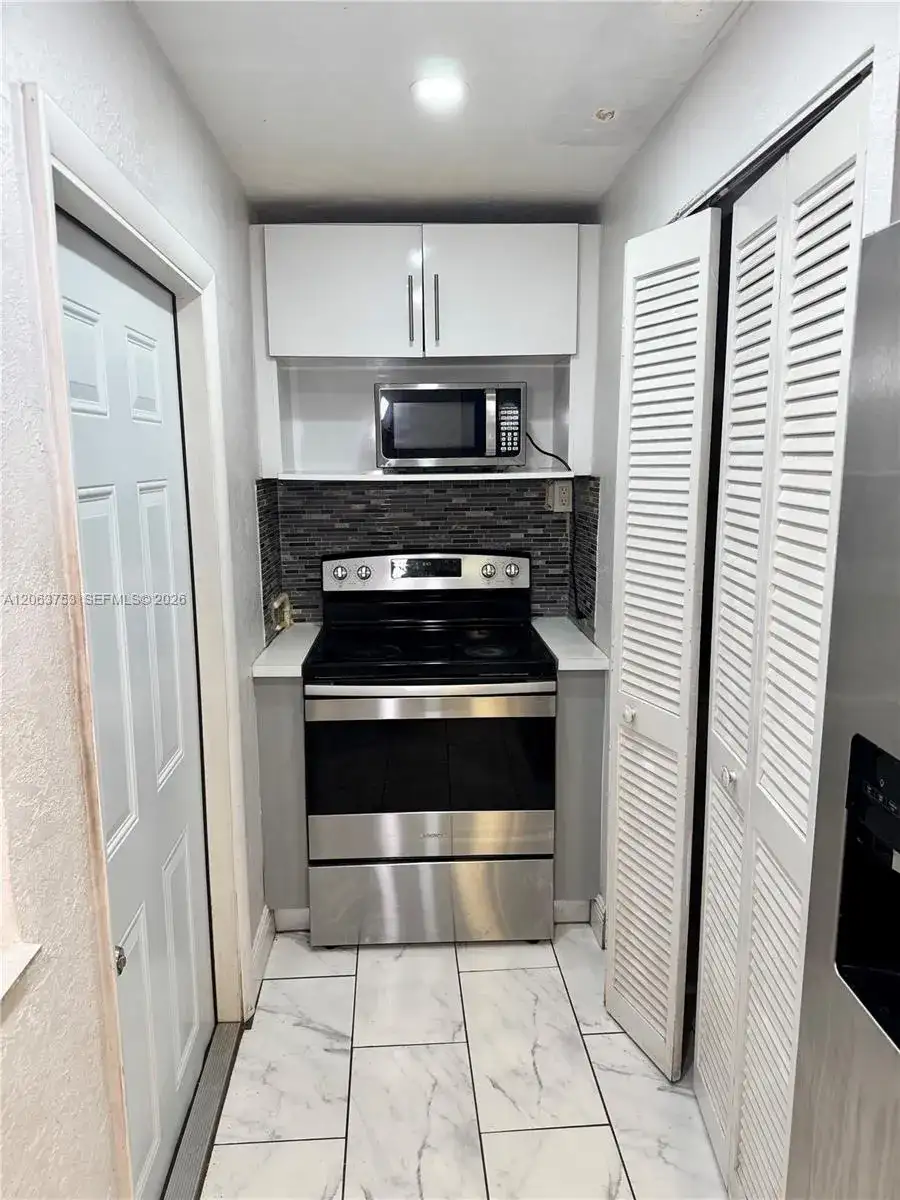 350 NW 58th Ave, Miami FL 33126 photo 4