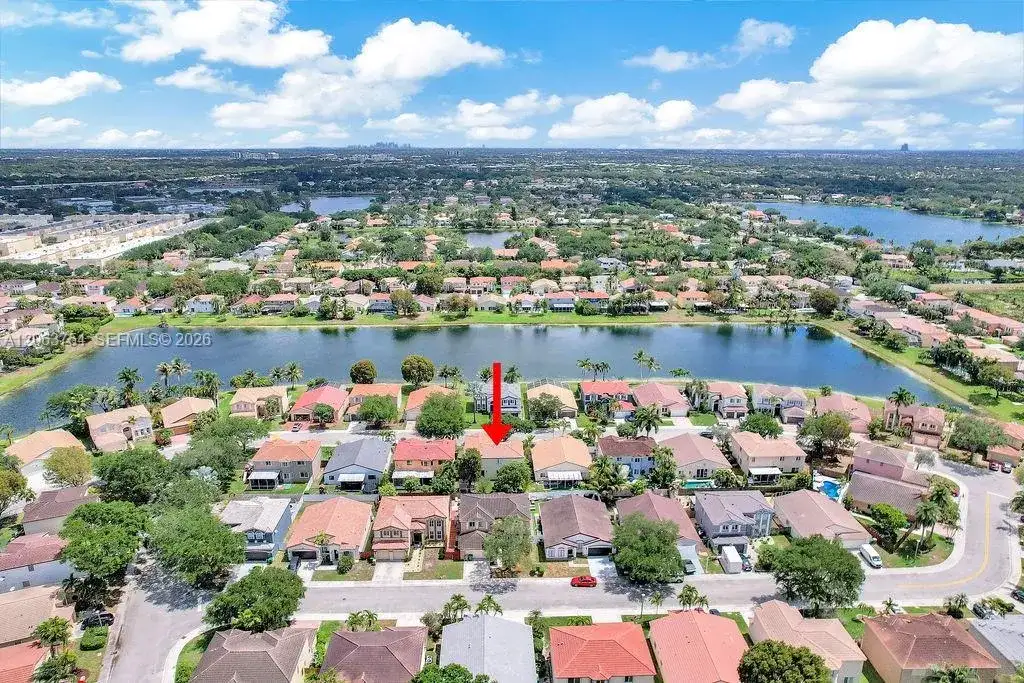 1623 E Harmony Lake Cir, Davie FL 33324 photo 5