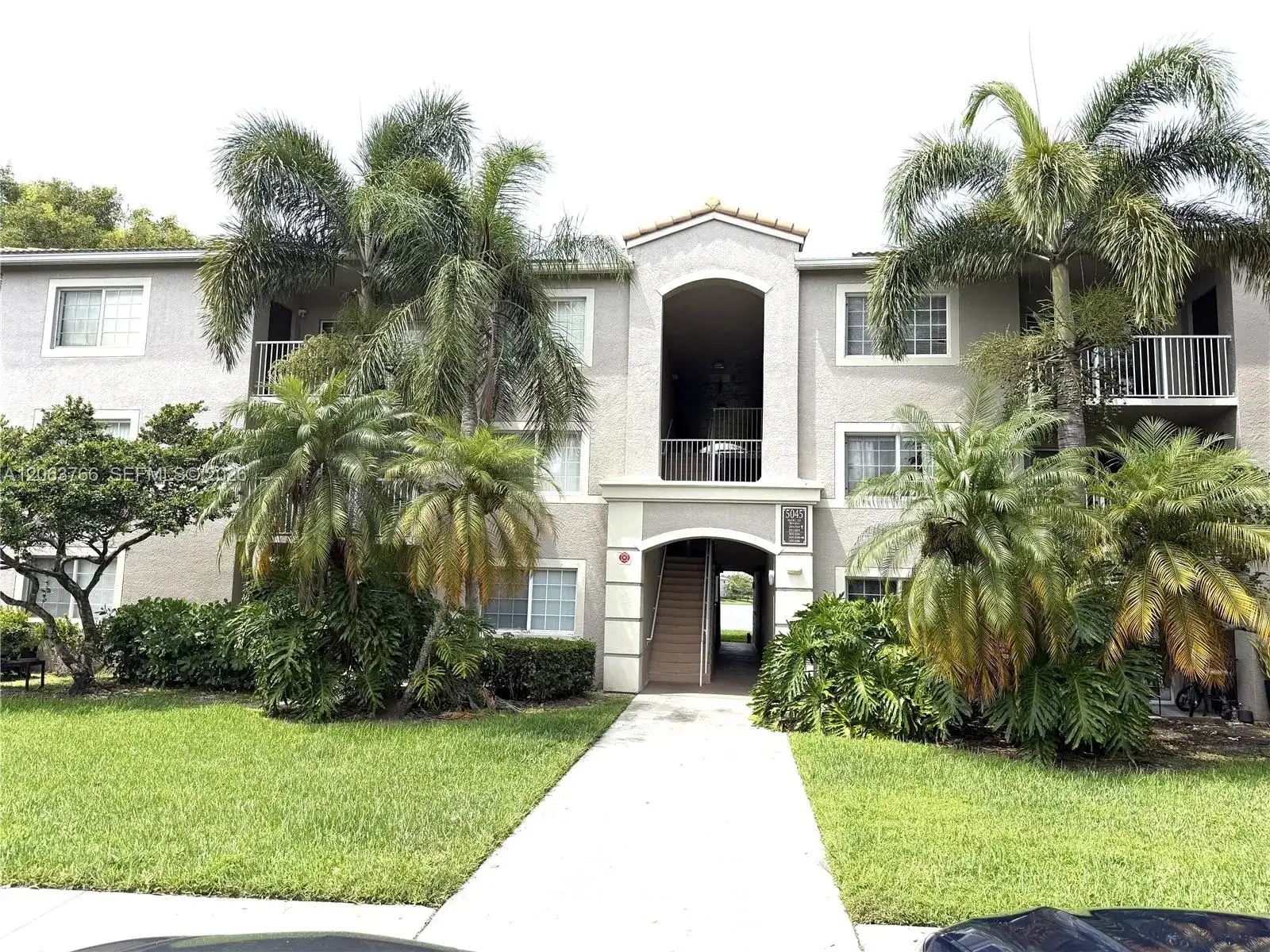 5045 Wiles Rd # 201, Coconut Creek FL 33073 photo 2