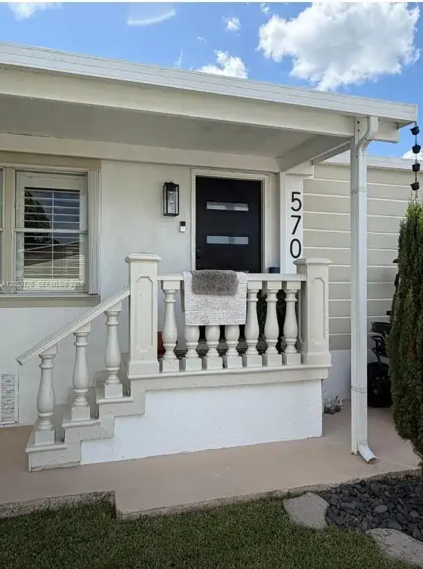 19800 SW 180 ave unit 570, Miami FL 33187 photo 2