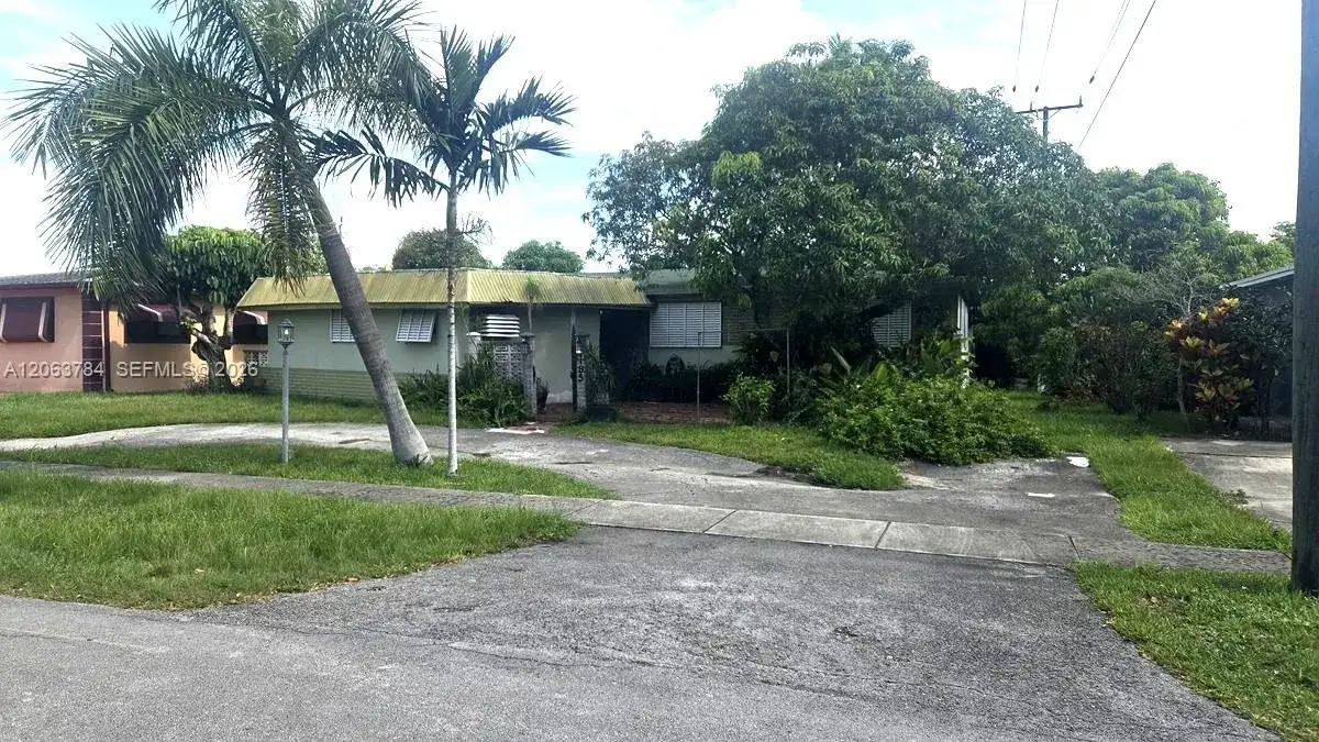 185 NE 129th St, North Miami FL 33161