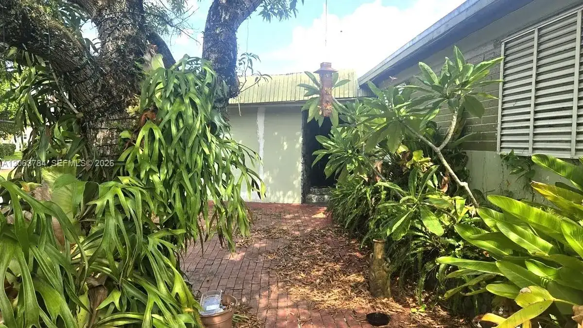 185 NE 129th St, North Miami FL 33161 photo 3