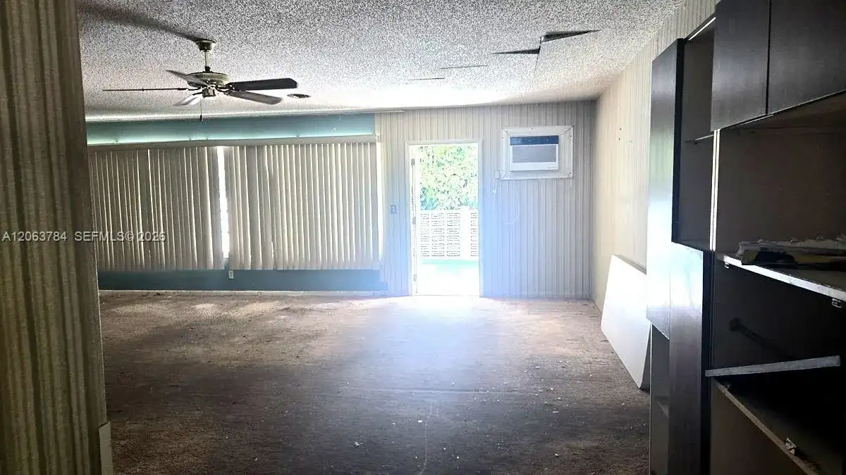 185 NE 129th St, North Miami FL 33161 photo 4