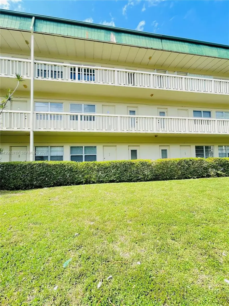 1420 Atlantic Shores Blvd # 130, Hallandale Beach FL 33009 photo 2