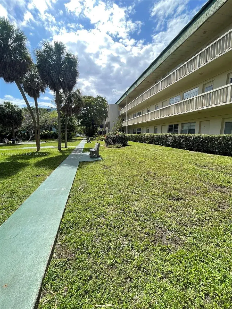 1420 Atlantic Shores Blvd # 130, Hallandale Beach FL 33009