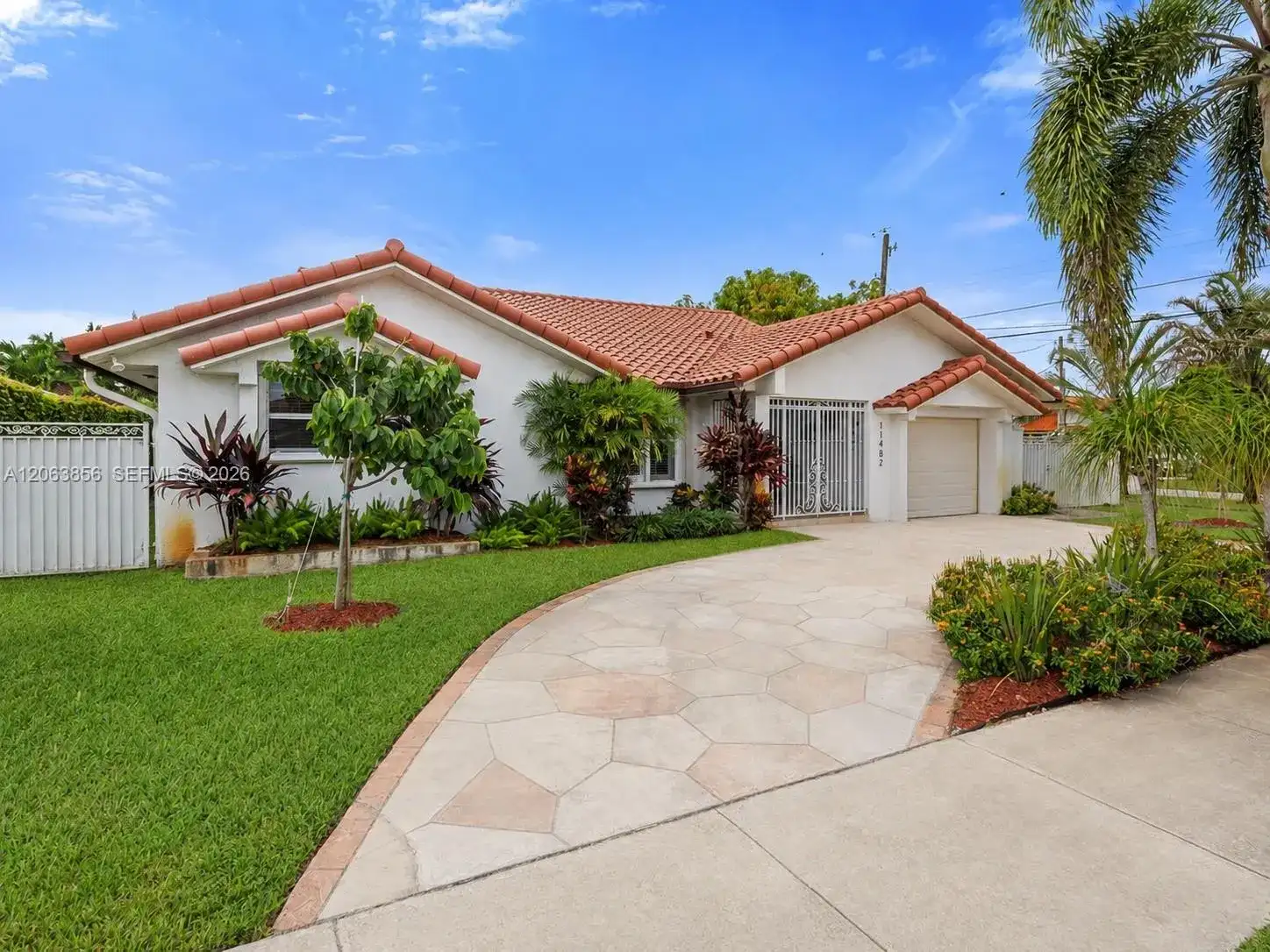 11482 SW 28th Ter, Miami FL 33165 photo 3