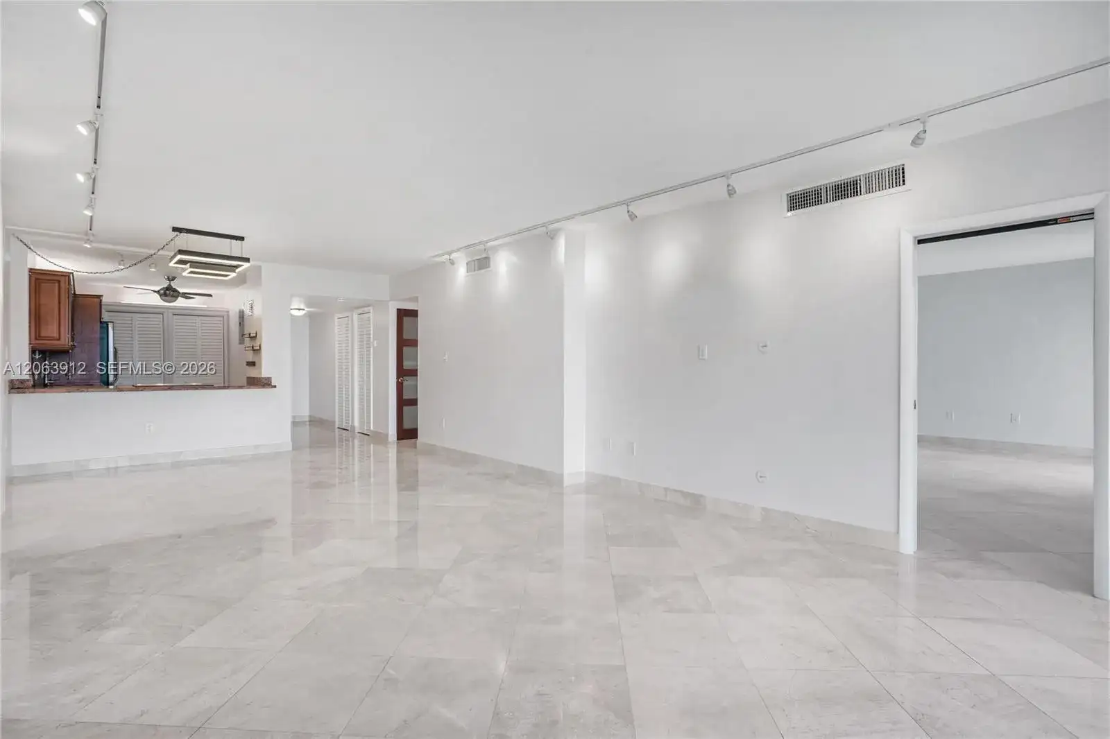 3375 N Country Club Dr # 1605, Aventura FL 33180 photo 4