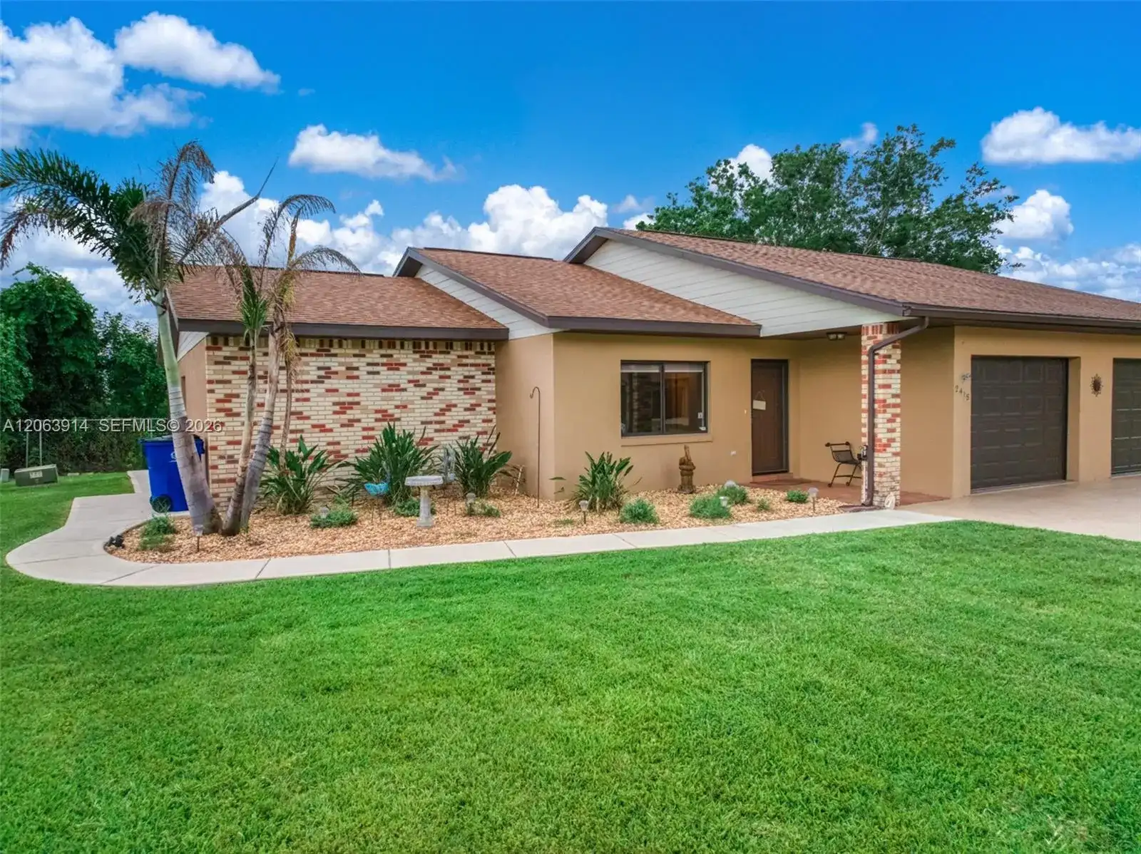 2418 Hidden Creek Cir, Sebring FL 33870 photo 2