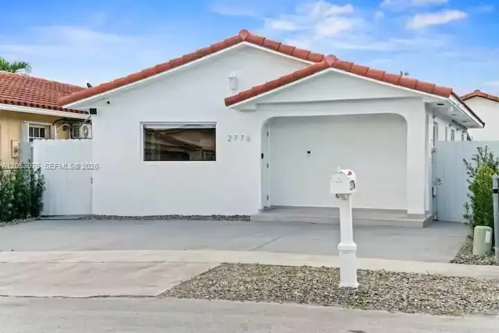 2776 W 71st Pl, Hialeah FL 33016