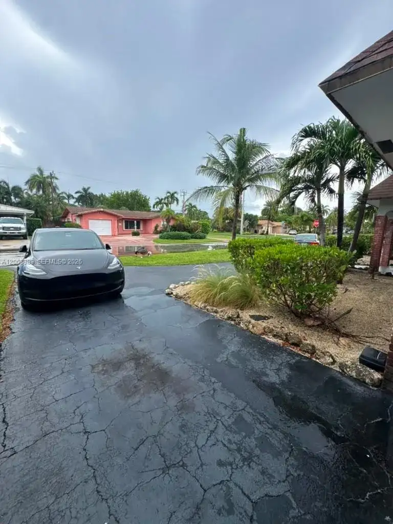 2020 NE 33rd St # 2020, Lighthouse Point FL 33064 photo 3