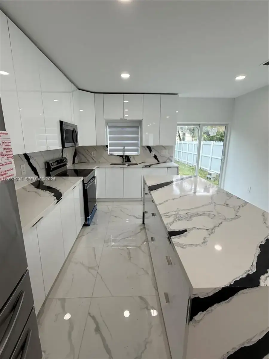 2100 NW 102nd St # 1, Miami FL 33147 photo 5