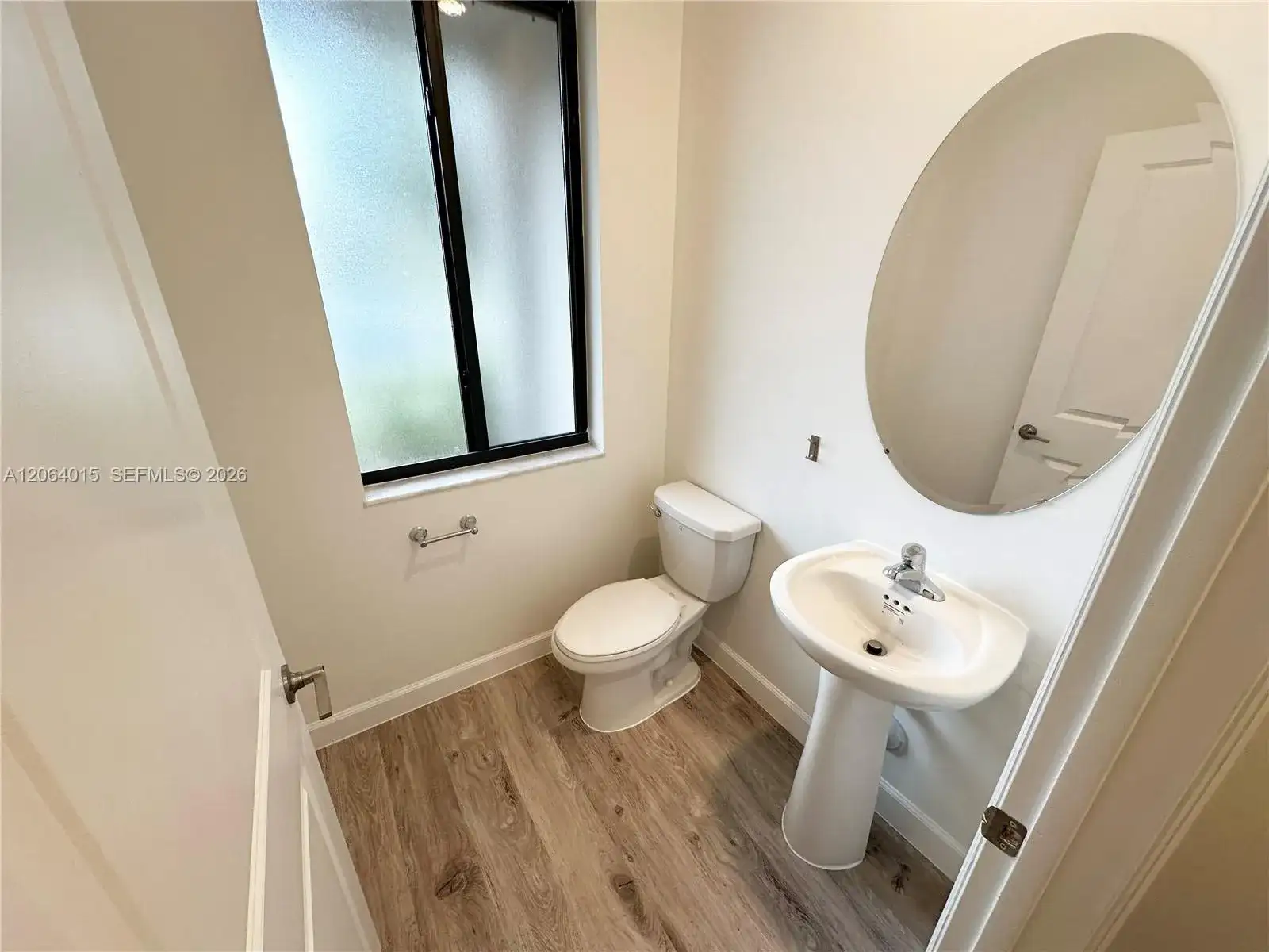 967 NE 211th St, Miami FL 33179 photo 3