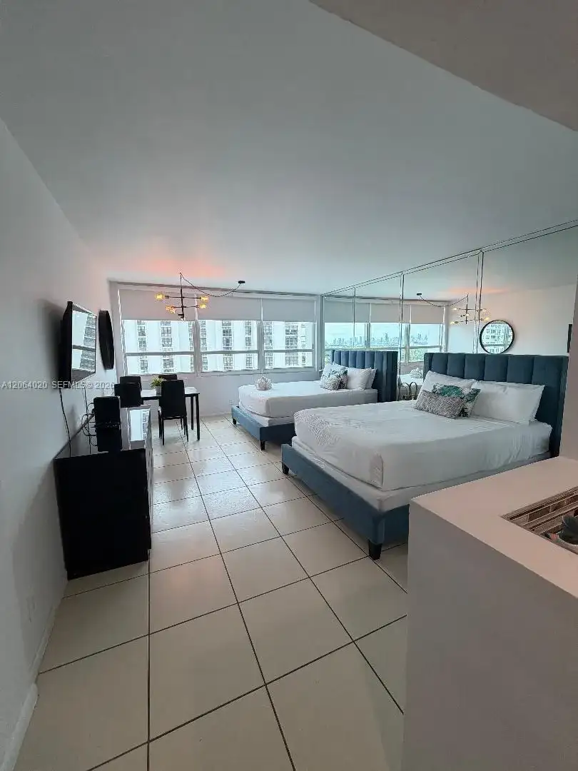 5445 Collins Ave # 1109, Miami Beach FL 33140 photo 2