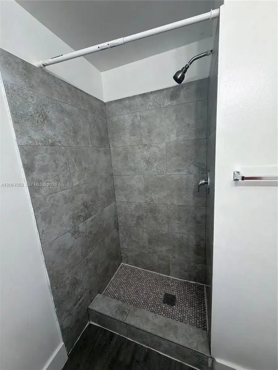 1843 Dewey St # 108, Hollywood FL 33020 photo 4
