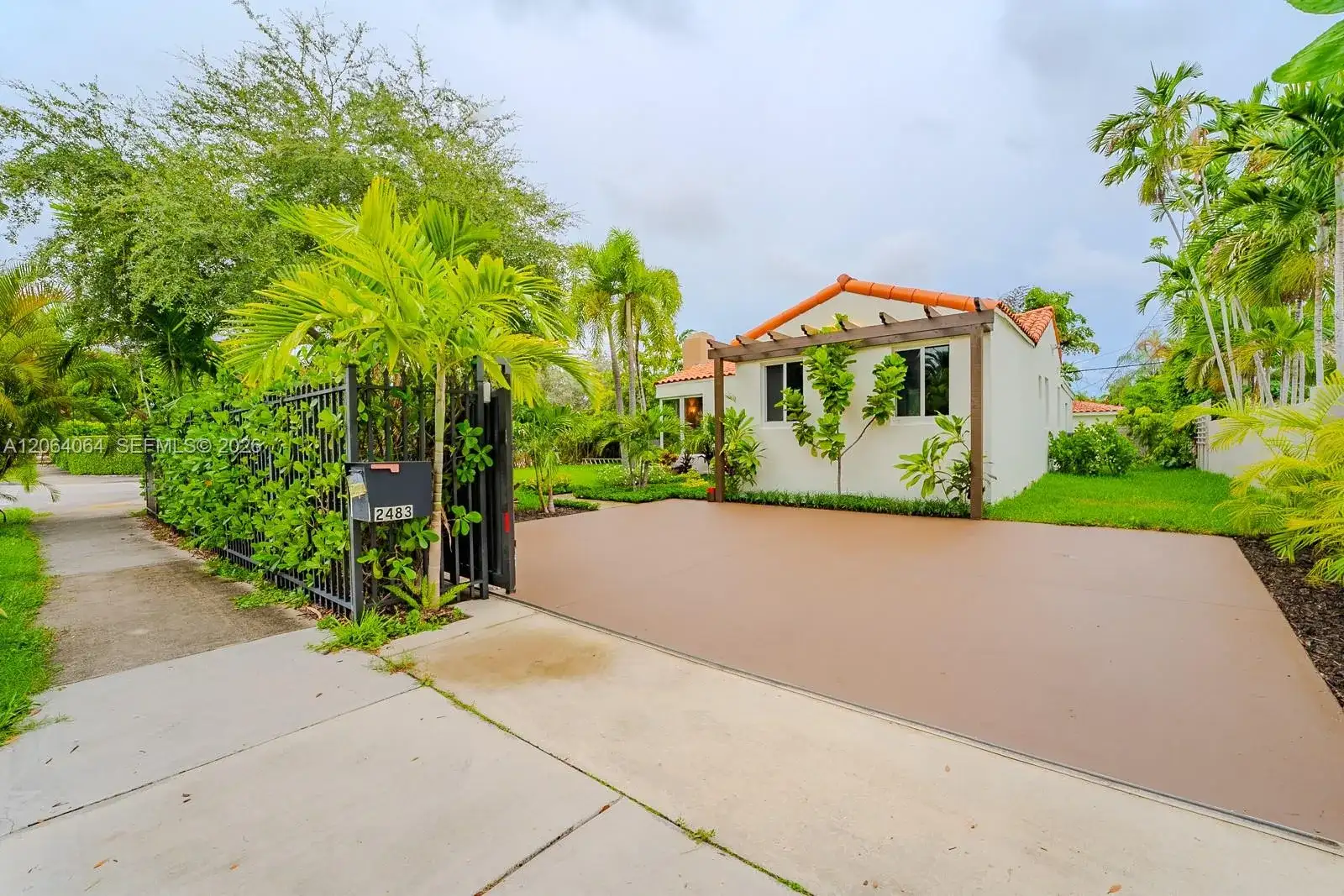 2483 SW 24th St, Miami FL 33145 photo 2