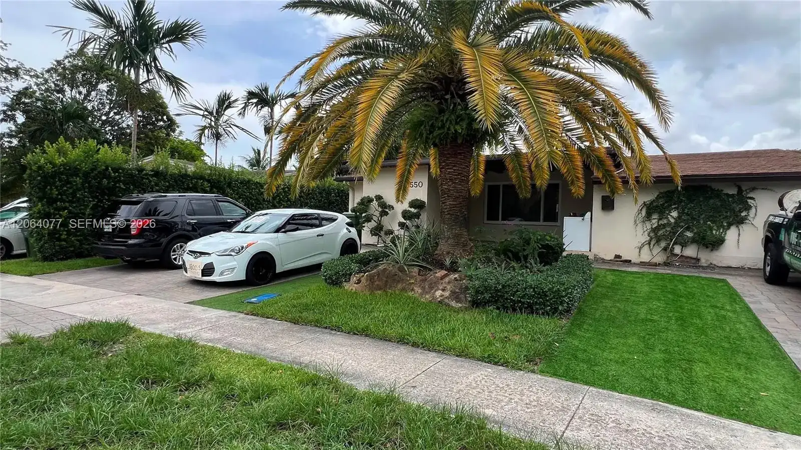 6550 SW 8th St, Pembroke Pines FL 33023