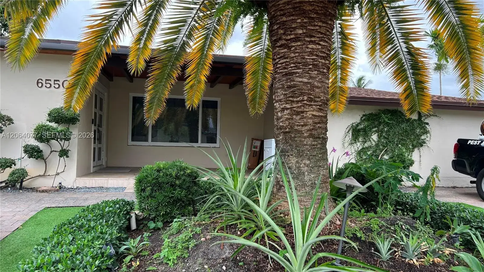 6550 SW 8th St, Pembroke Pines FL 33023 photo 3