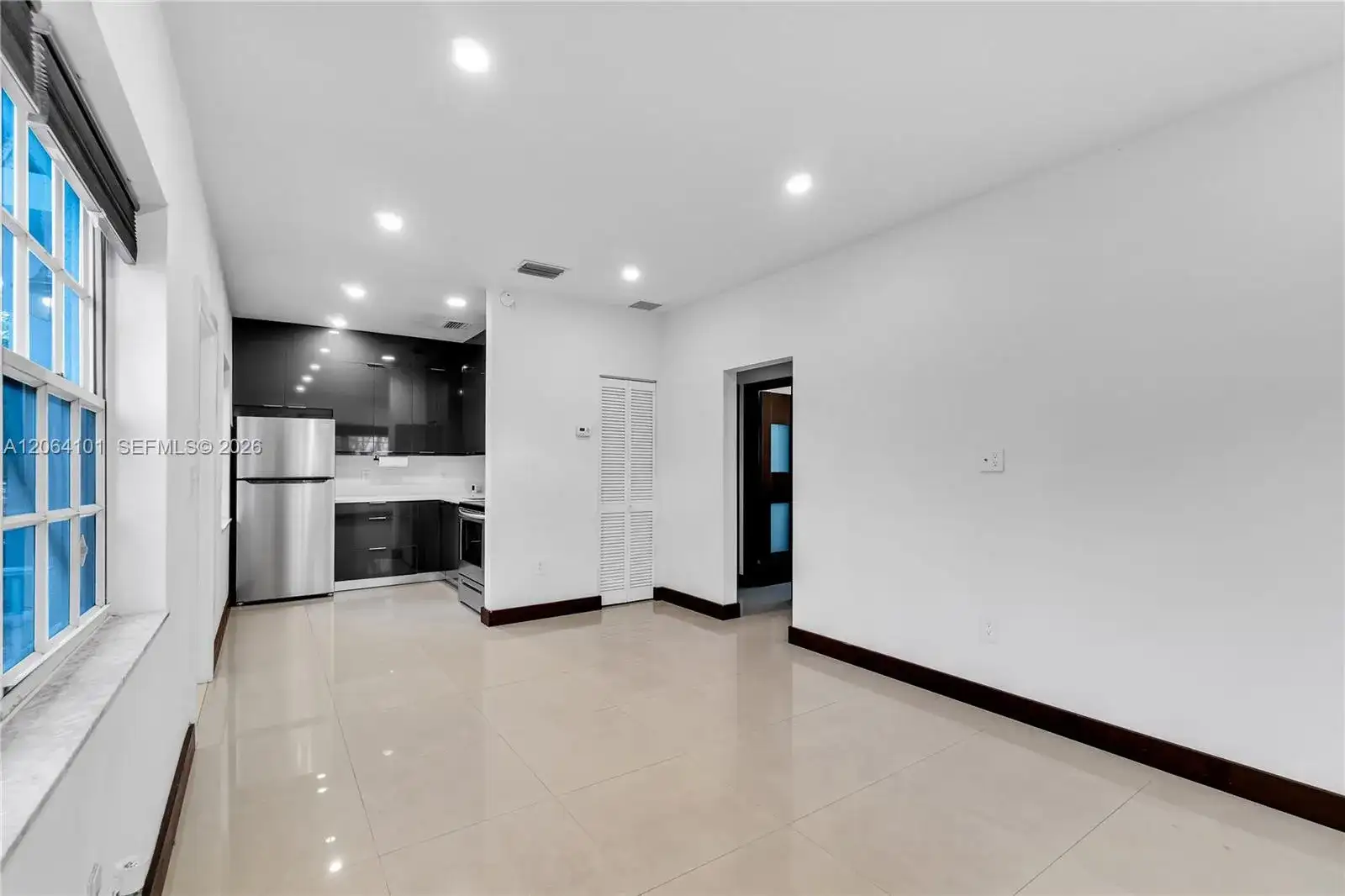 8335 E Crespi Blvd # 4, Miami Beach FL 33141 photo 4