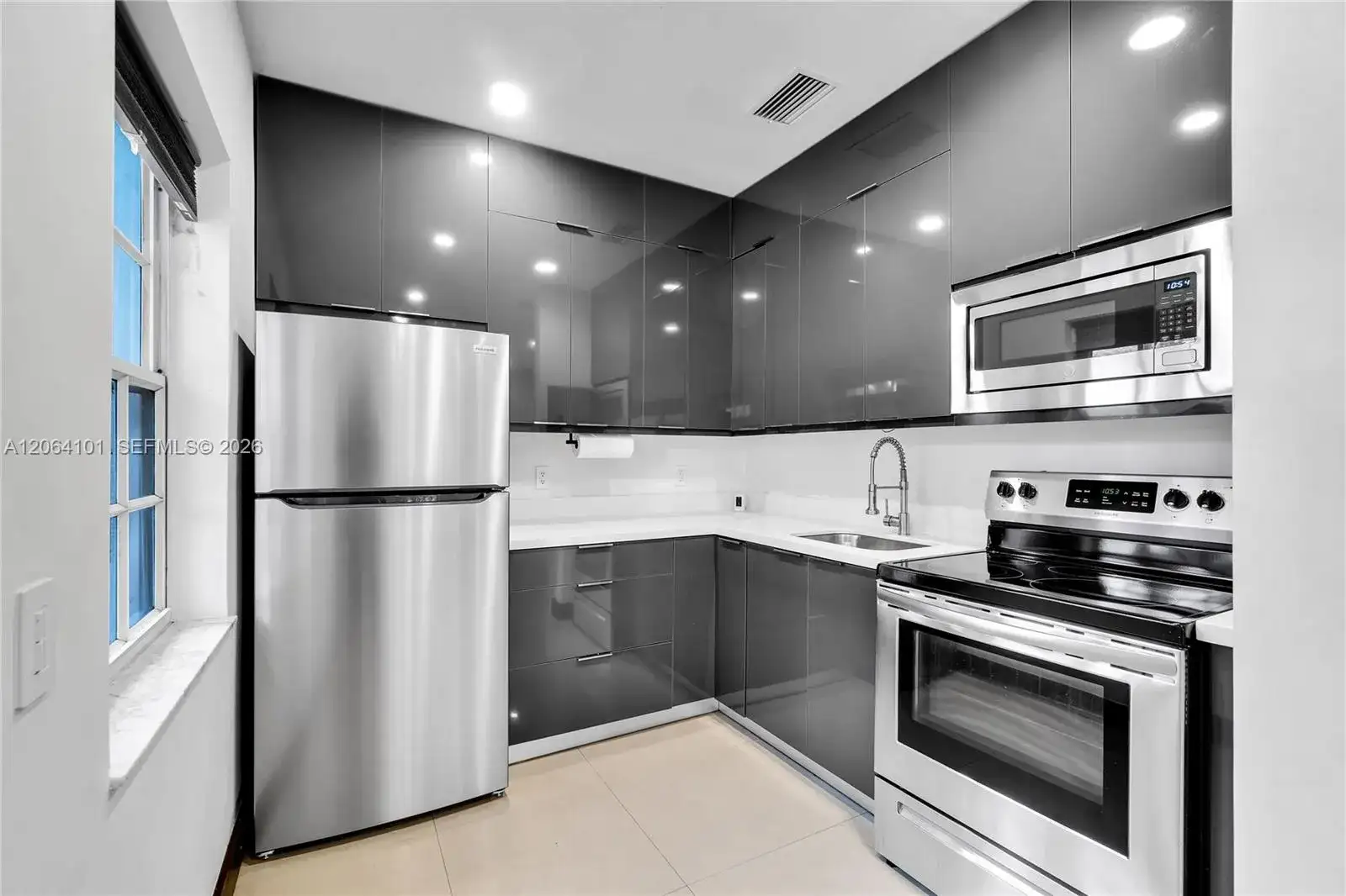 8335 E Crespi Blvd # 4, Miami Beach FL 33141 photo 5