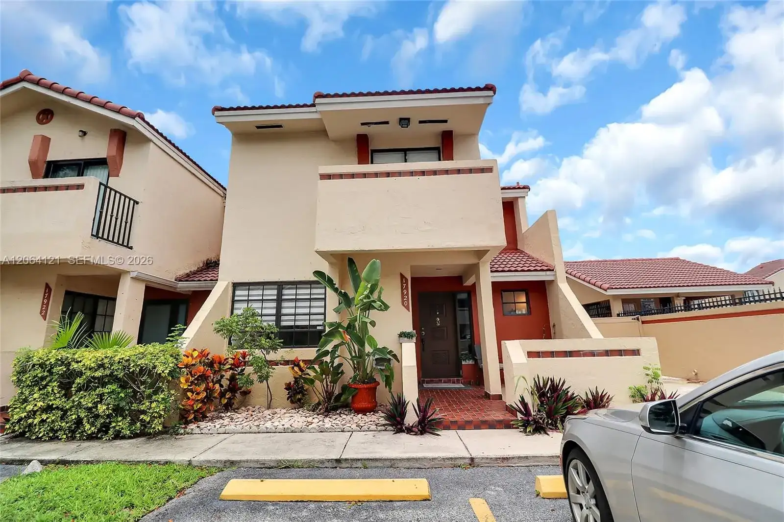 17920 NW 68th Ave # 31, Hialeah FL 33015 photo 2