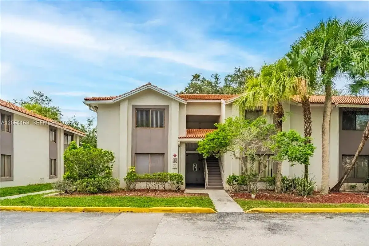 3212 Coral Lake Ln # 3212, Coral Springs FL 33065