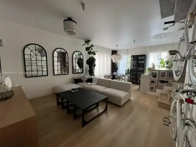 1350 Pennsylvania Ave # 201, Miami Beach FL 33139