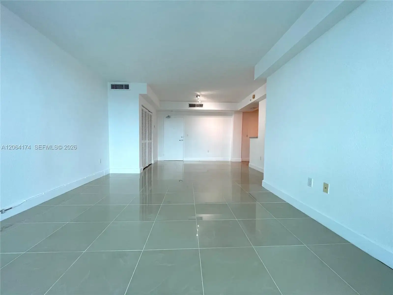 7501 E Treasure Dr # 10C, North Bay Village FL 33141 photo 4
