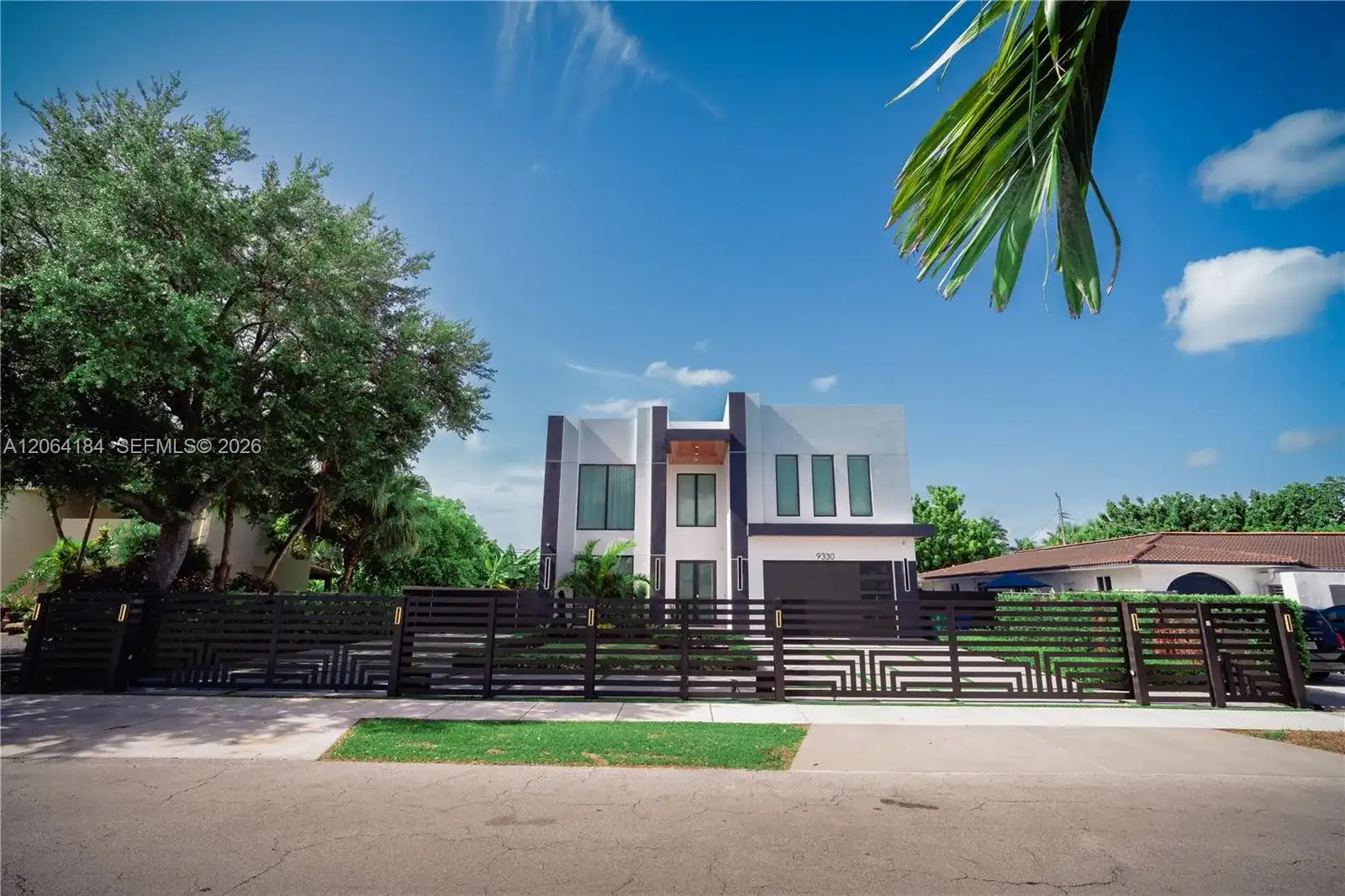 9330 SW 34th St, Miami FL 33165