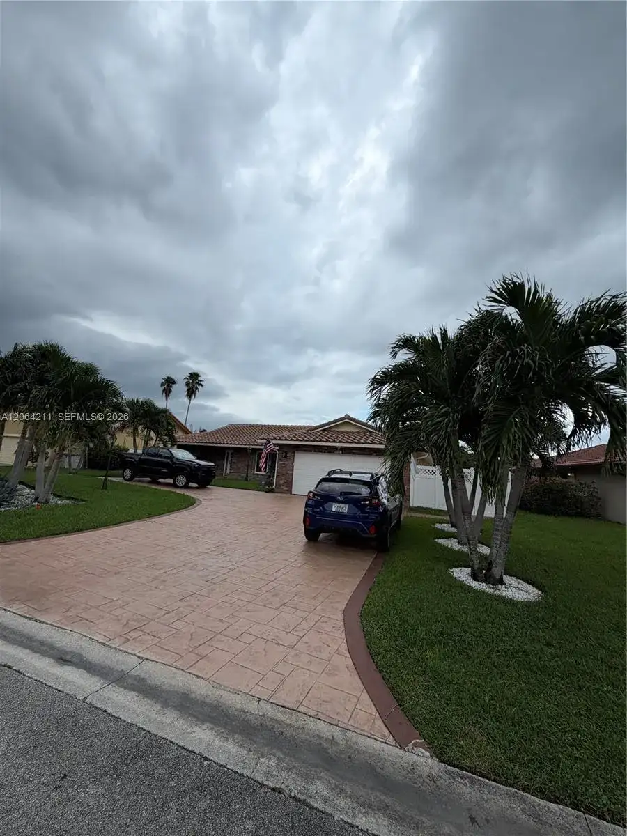 8697 NW 1st St, Coral Springs FL 33071 photo 3