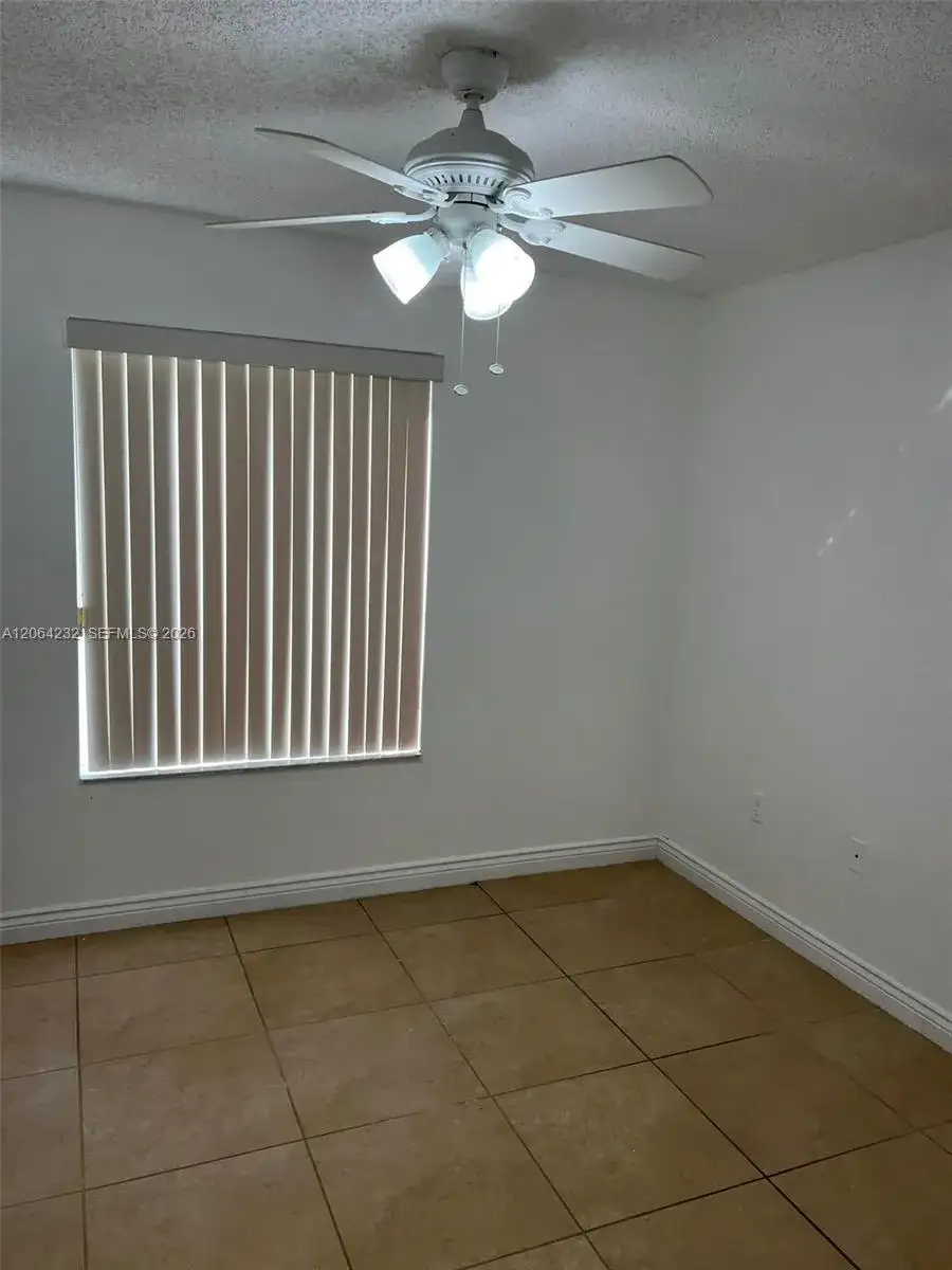 6740 NW 175th Ln # 20, Hialeah FL 33015 photo 2