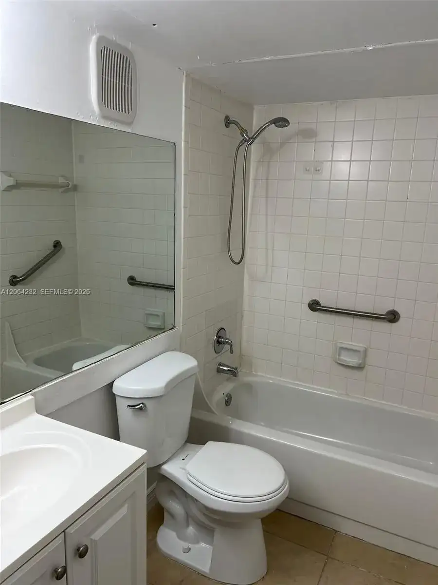 6740 NW 175th Ln # 20, Hialeah FL 33015 photo 4