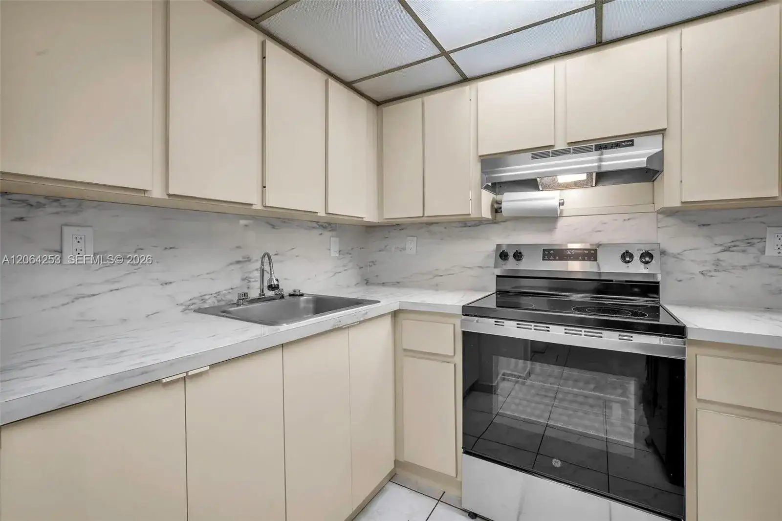 5249 NW 7th St # 416, Miami FL 33126 photo 5