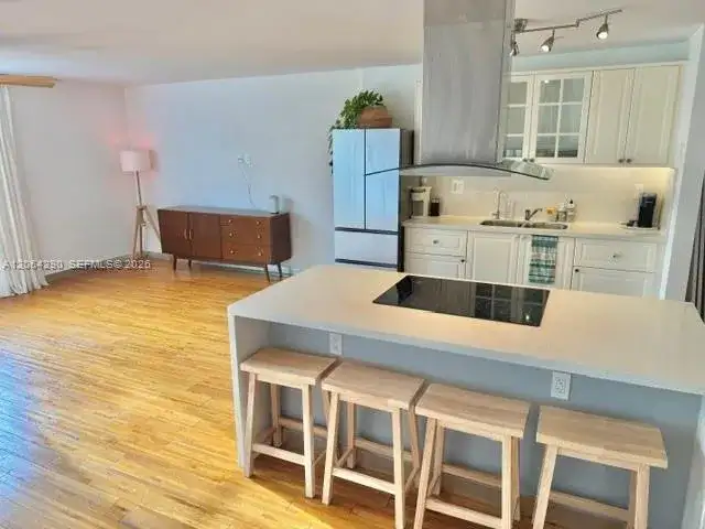 20200 W Country Club Dr, Aventura FL 33180 photo 2
