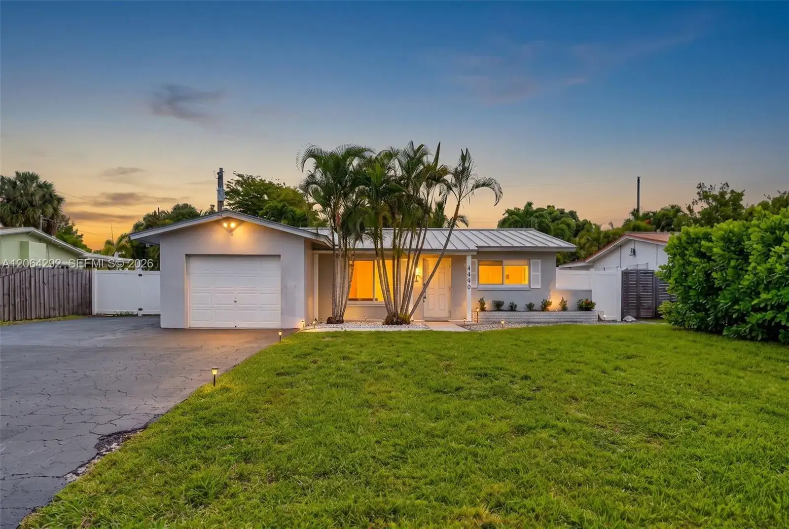 4490 NW 19th Way, Oakland Park FL 33309