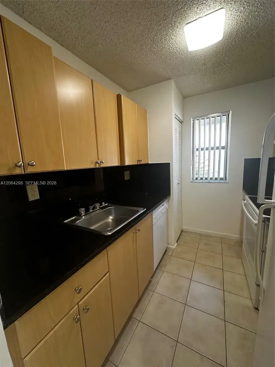 7220 NW 179 St # 201, Hialeah FL 33015