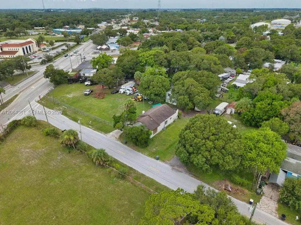 2108 Okeechobee Rd, Fort Pierce FL 34950 photo 2