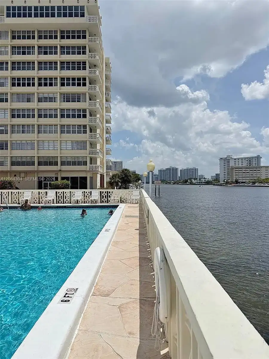 1817 S Ocean Dr # 824, Hallandale Beach FL 33009 photo 2