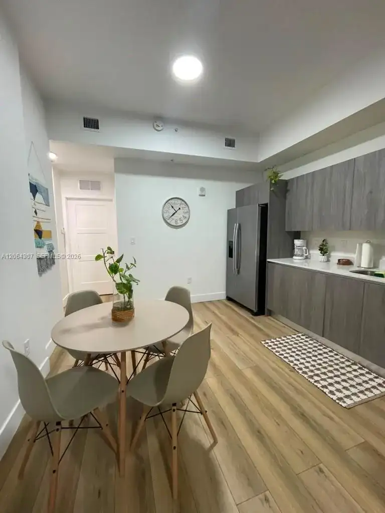 1534 NW 1st St # 204, Miami FL 33125 photo 4