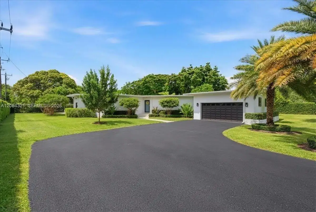 7240 Sunset Dr, Miami FL 33143 photo 2