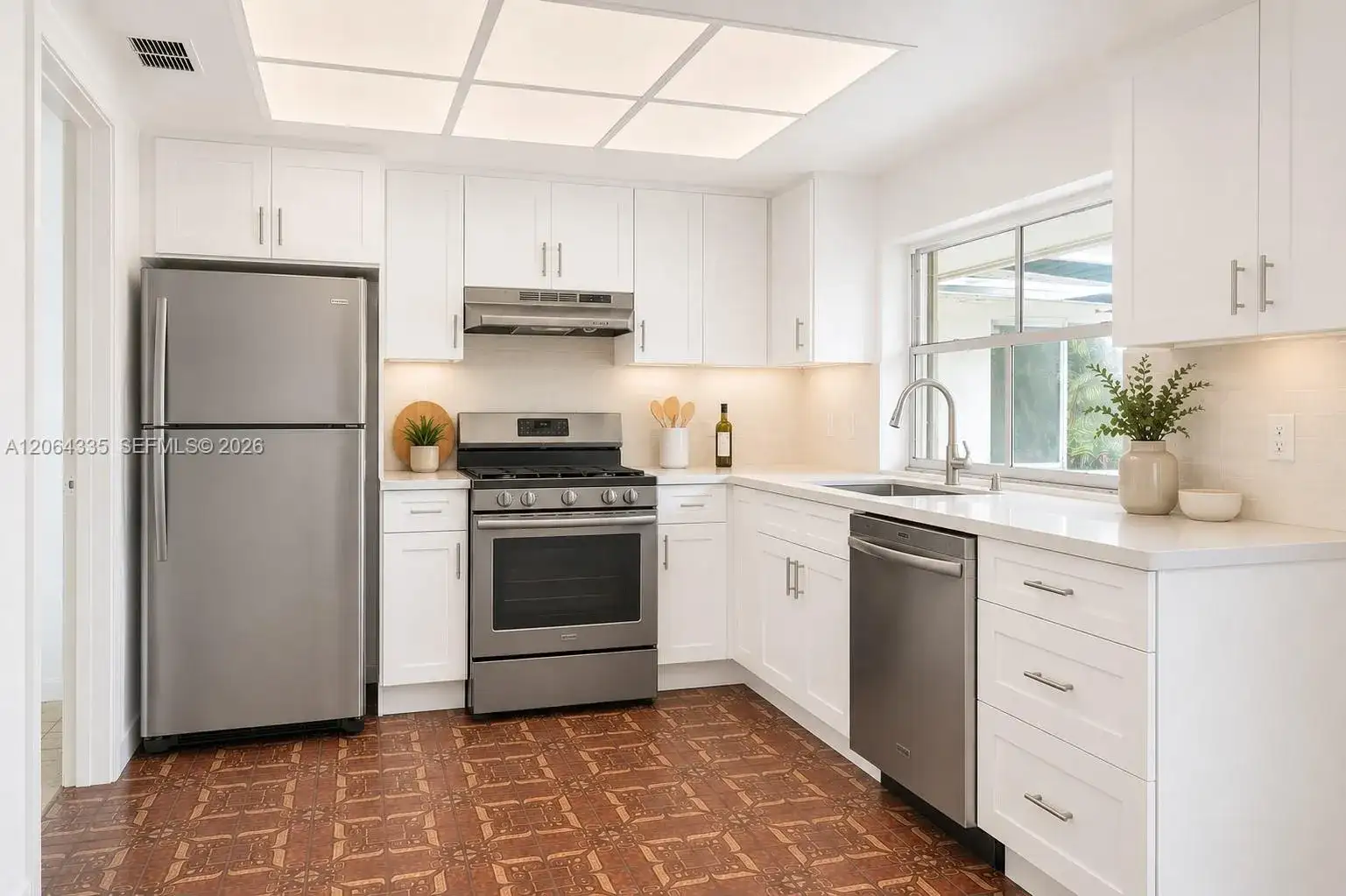 17355 NE 7th Ave, Miami FL 33162 photo 3