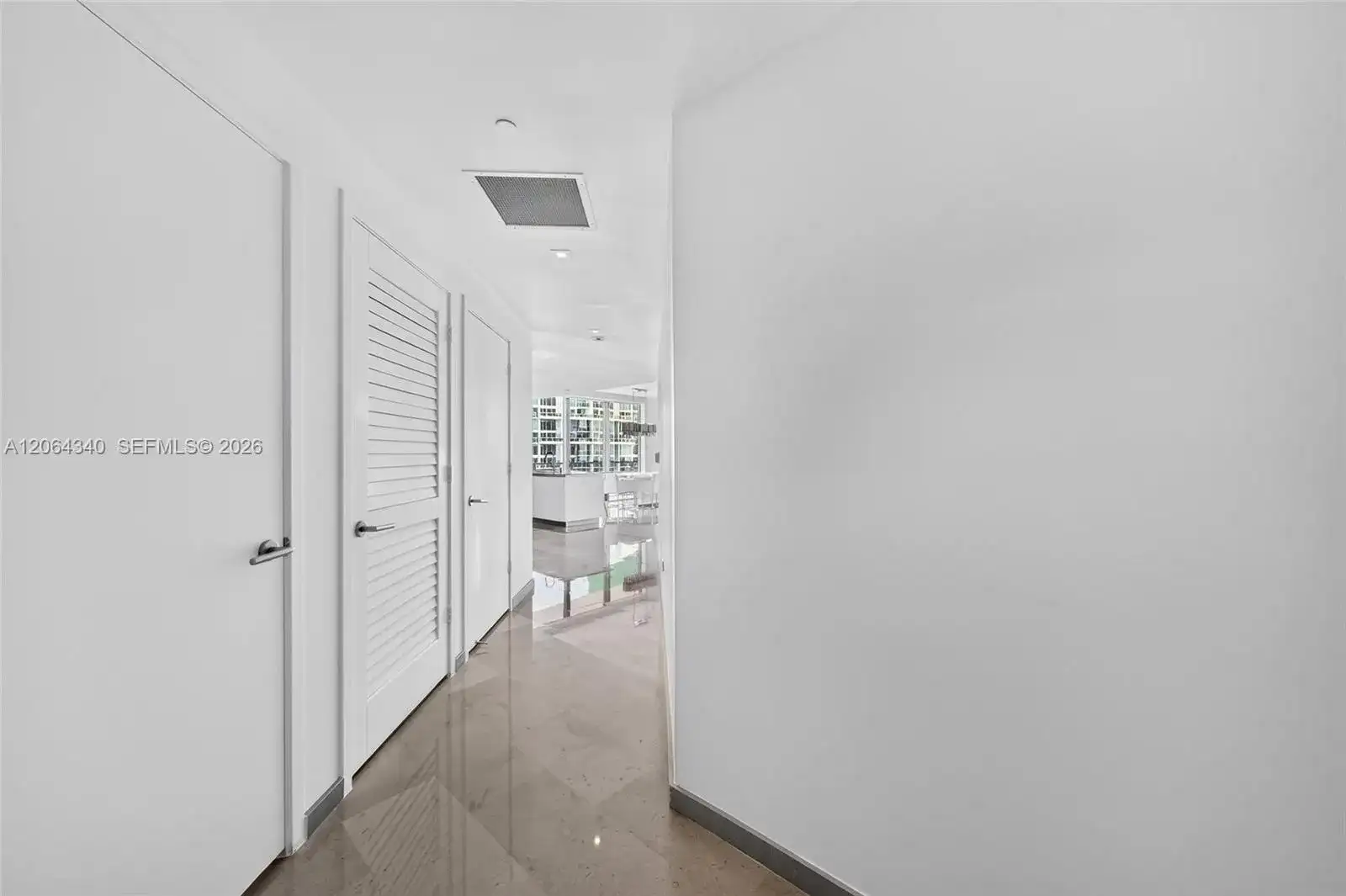 68 SE 6th St # 3311, Miami FL 33131 photo 4