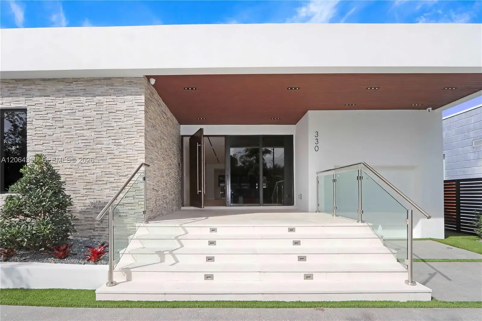 330 SW 19th Rd # 1, Miami FL 33129 photo 4
