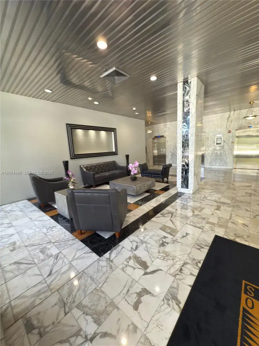 3675 N Country Club Dr # 109, Aventura FL 33180 photo 2