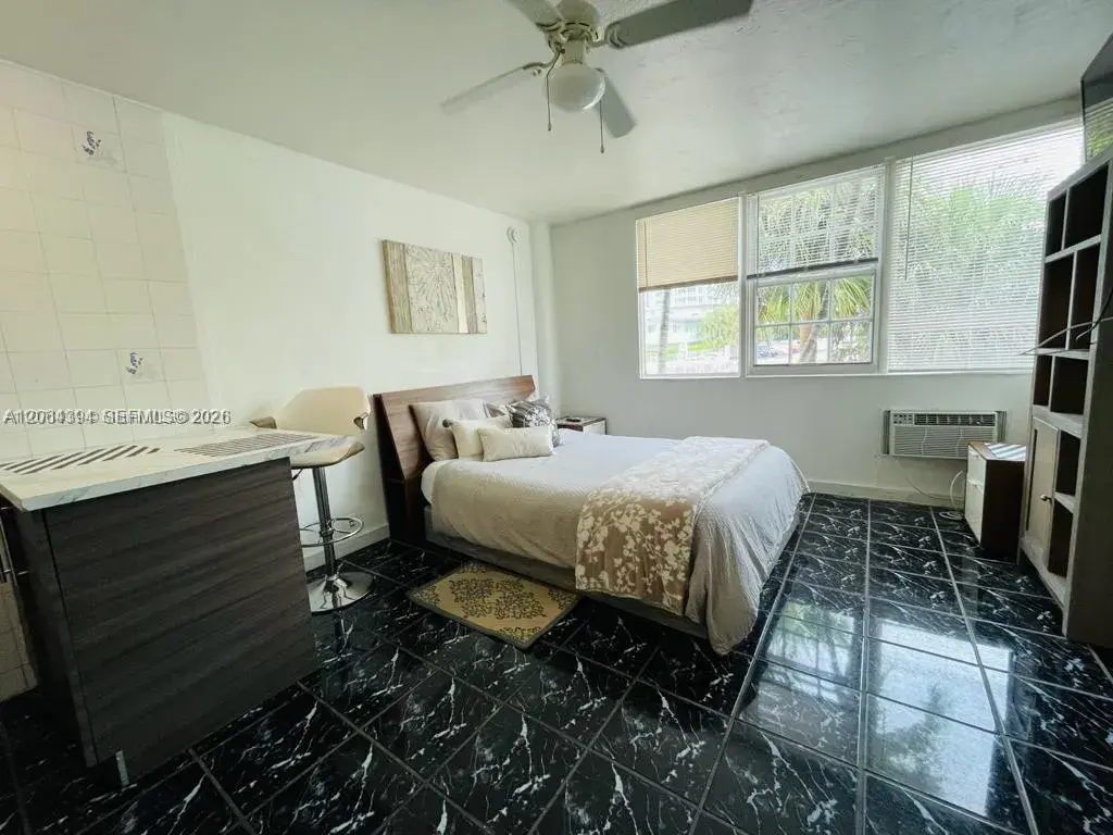 6484 iIndian Creek # 111, Miami Beach FL 33141