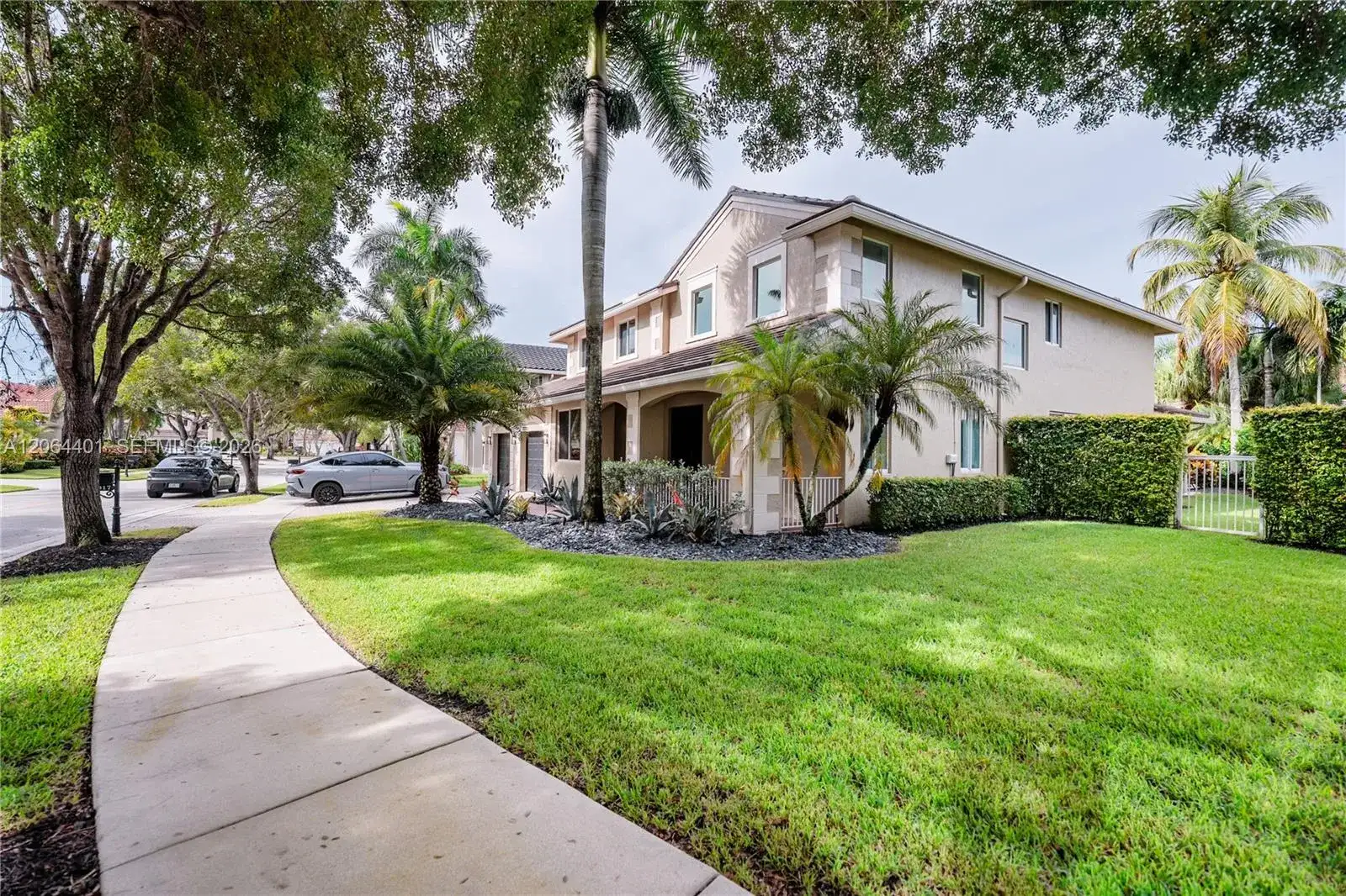 3917 Heron Ridge Ln, Weston FL 33331 photo 2