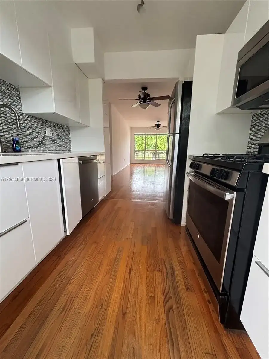 800 W 42 nd # 1B, Miami Beach FL 33140