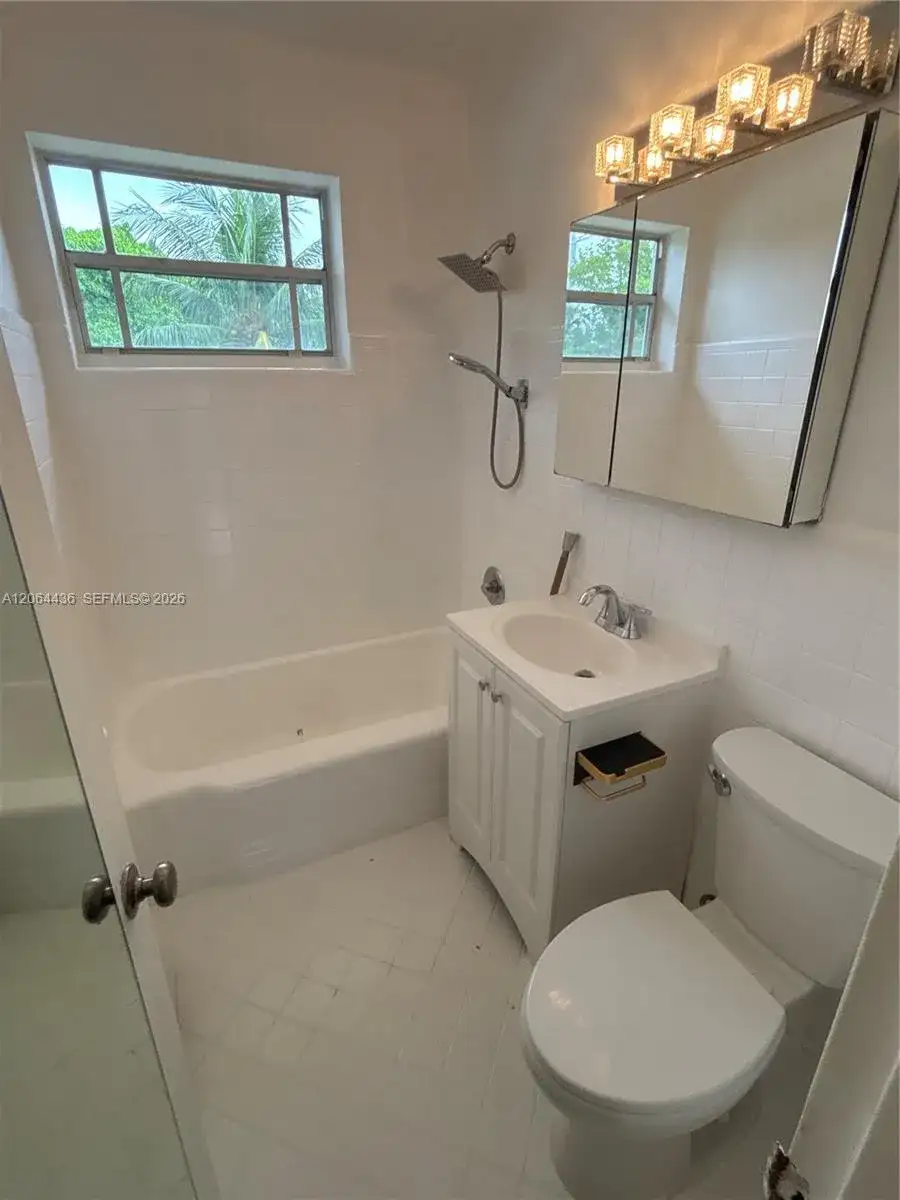 800 W 42 nd # 1B, Miami Beach FL 33140 photo 2
