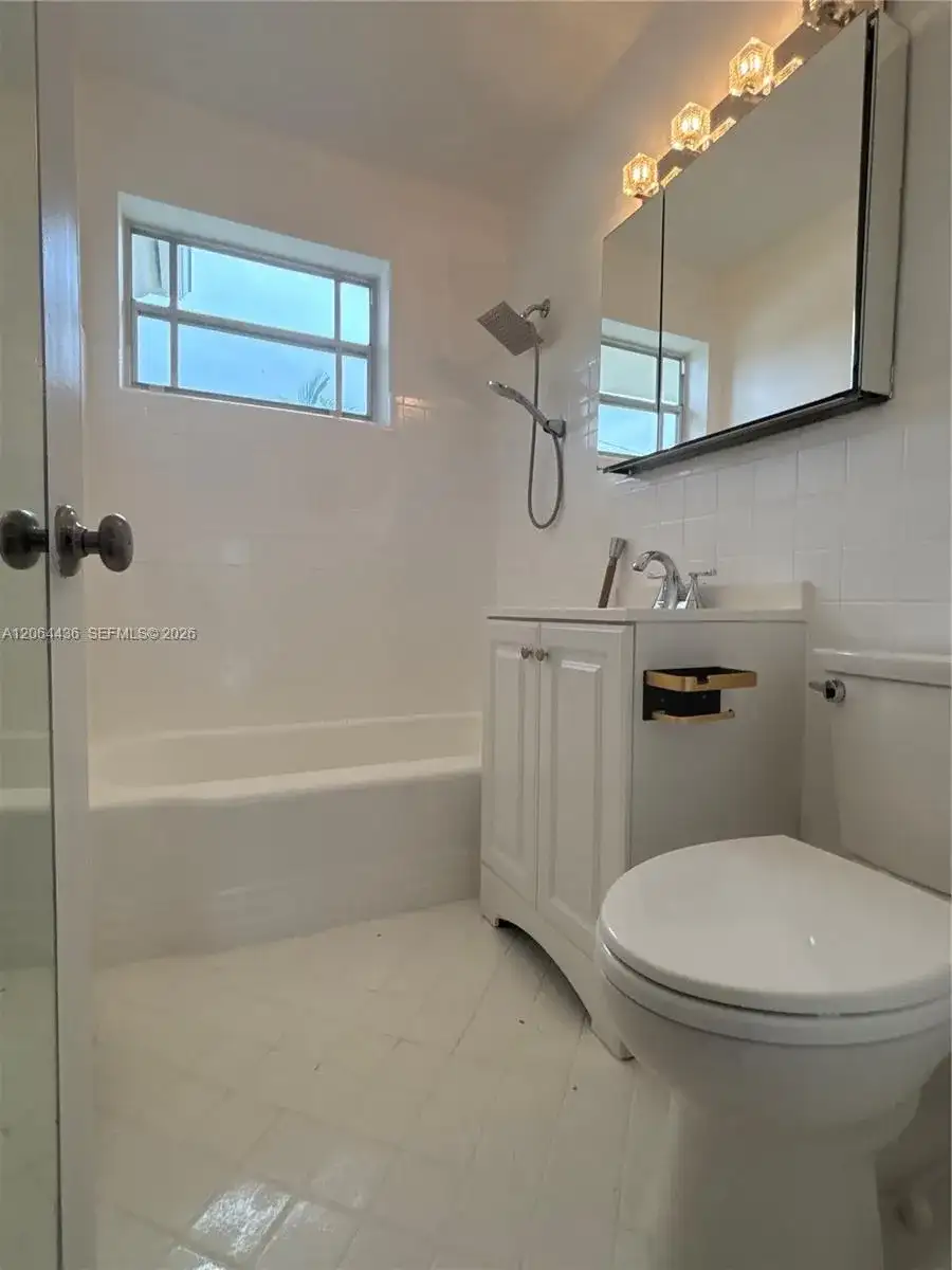 800 W 42 nd # 1B, Miami Beach FL 33140 photo 3